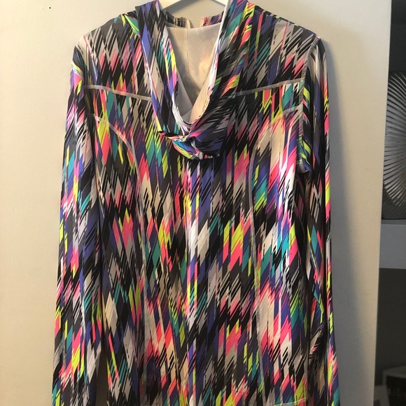 Workout pull-over - Picture 3 of 4